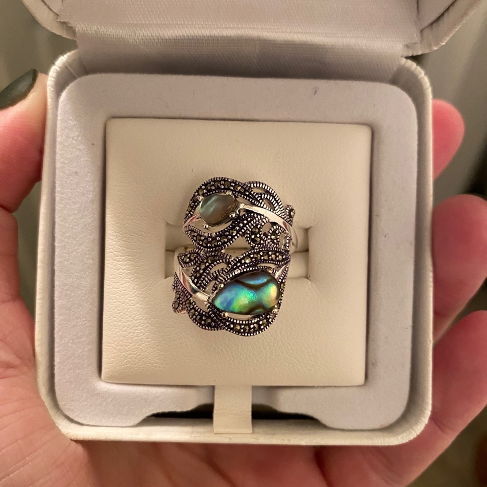 Le Vieux Genuine Marciabalone Peacock Feather Ring
